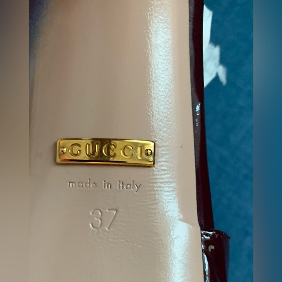 Excellent Condition, Gently Worn, Gucci, Burgundy Patent Leather Pump, Size 37/7 - Picture 13 of 15